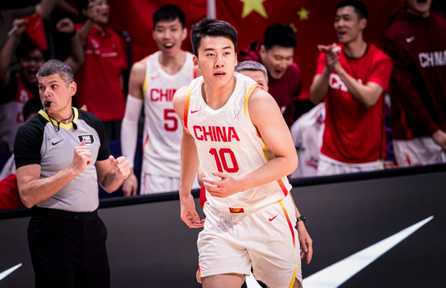担任替补控
