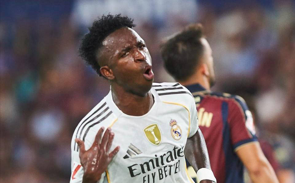 姆巴佩上演, 门左下死角, img